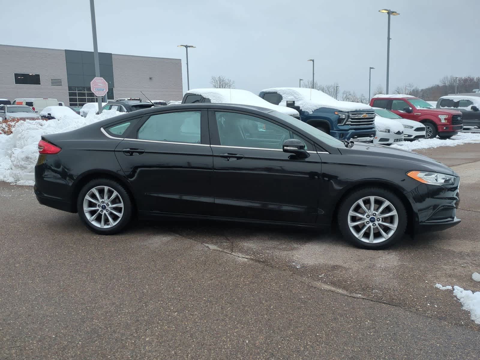 Thumbnail: 2017 Ford Fusion - 9