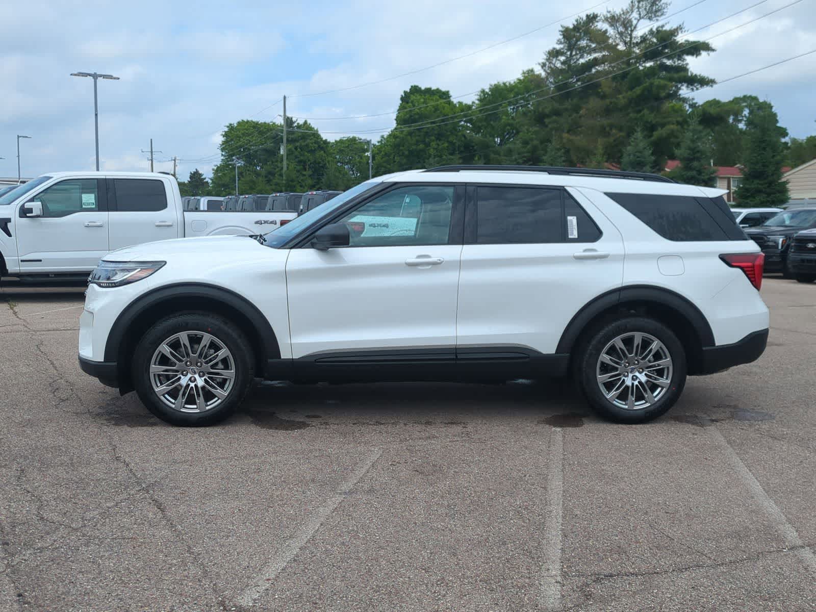 Thumbnail: 2026 Ford Explorer - 5