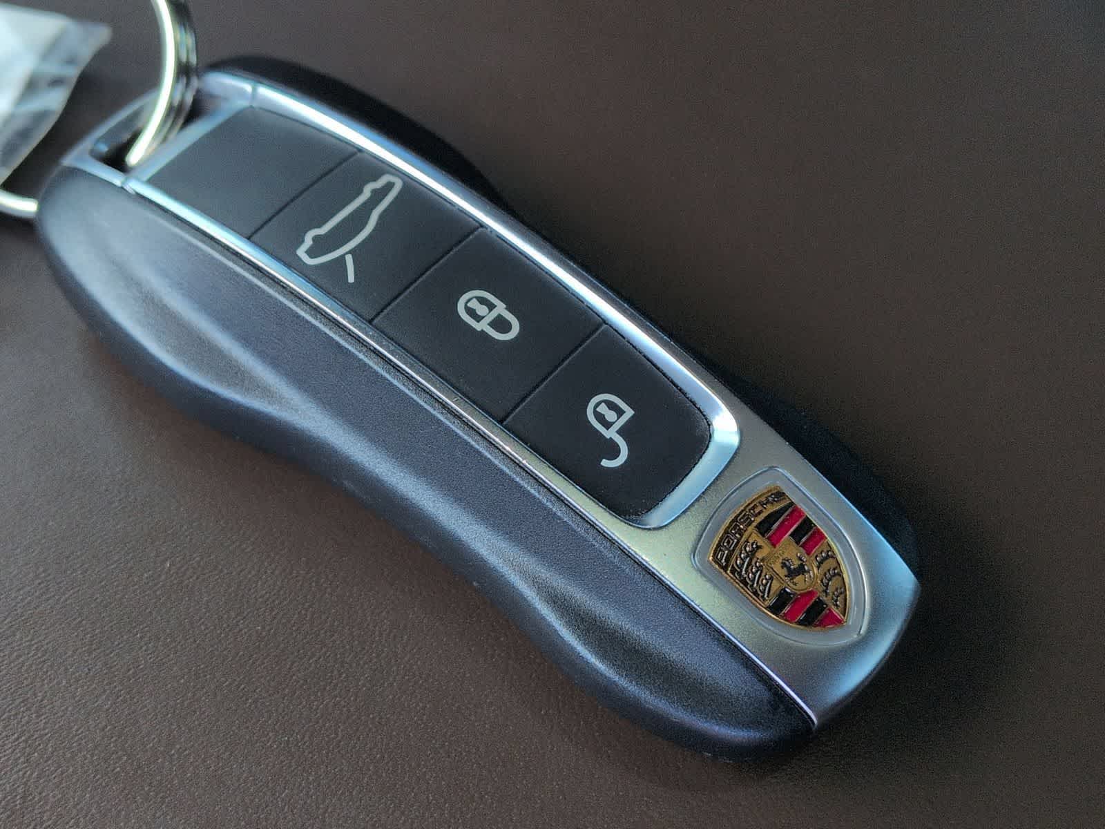 Thumbnail: 2018 Porsche Panamera - 38