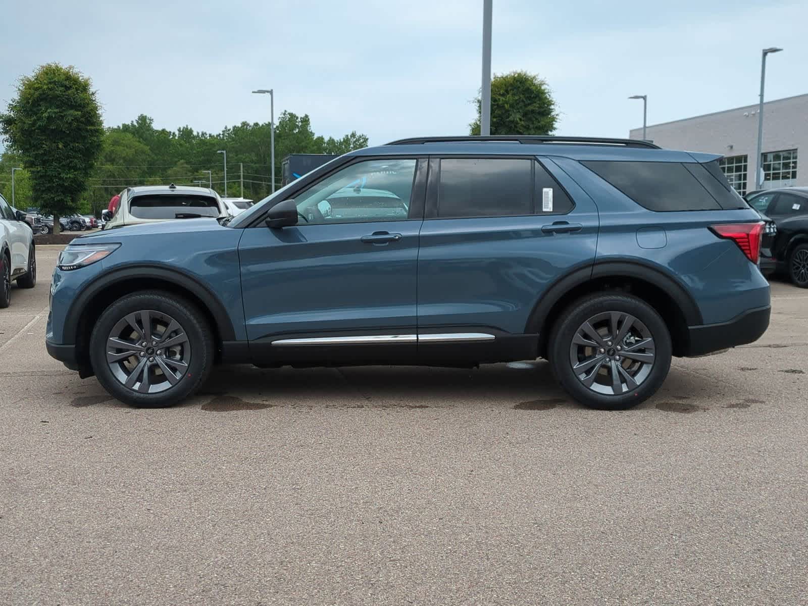2025 Ford Explorer Active 5