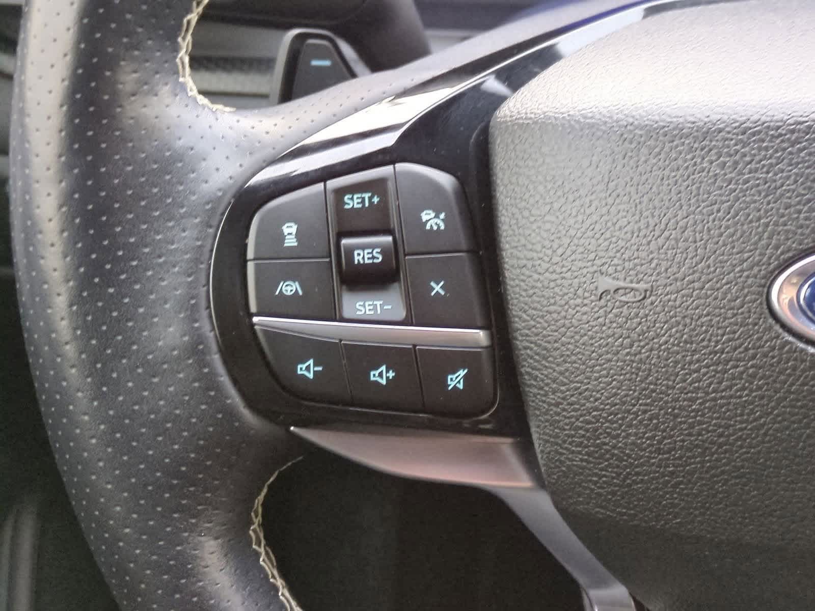 Thumbnail: 2022 Ford Explorer - 25