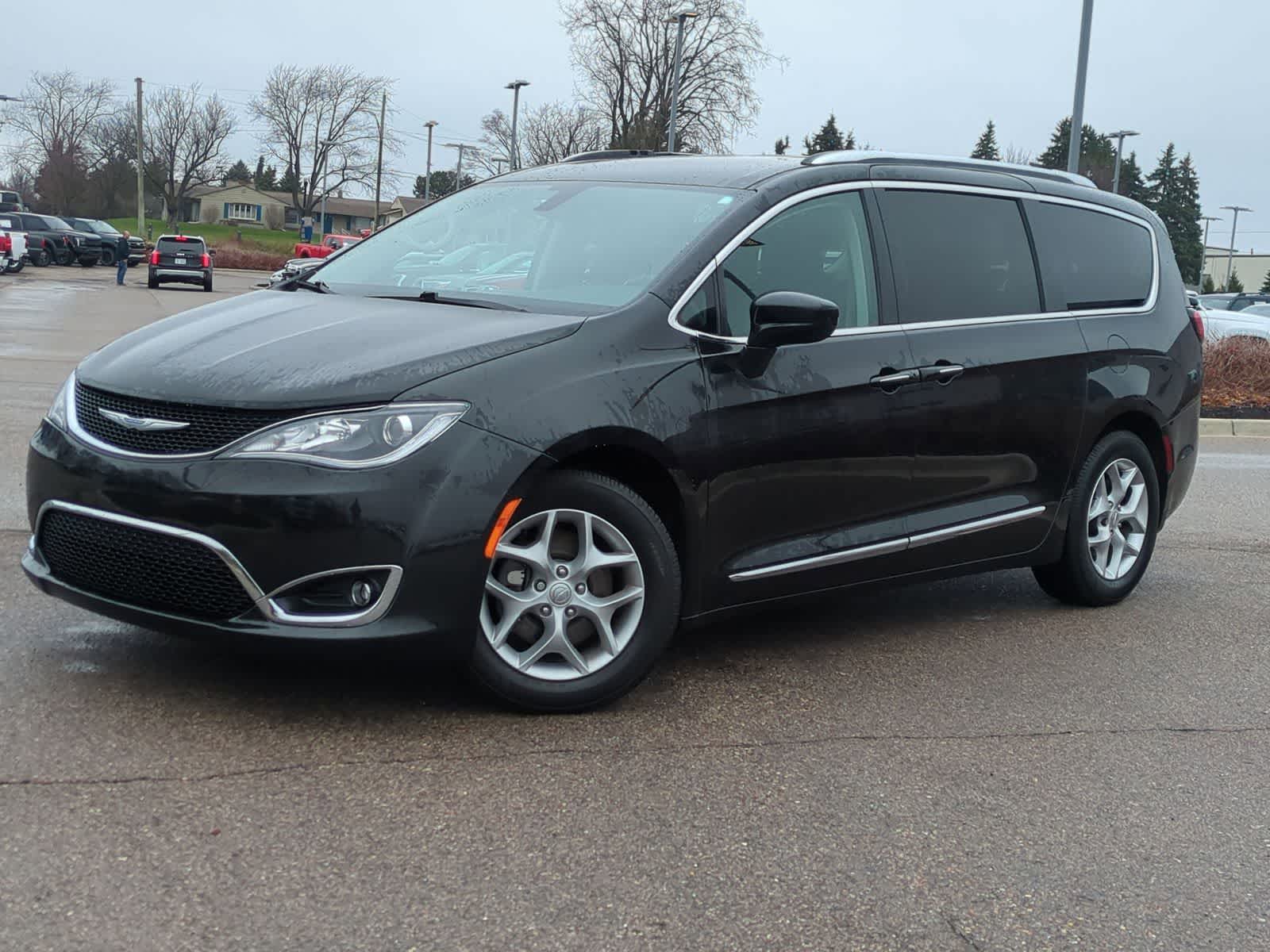 2018 Chrysler Pacifica  -
                  Waterford, MI