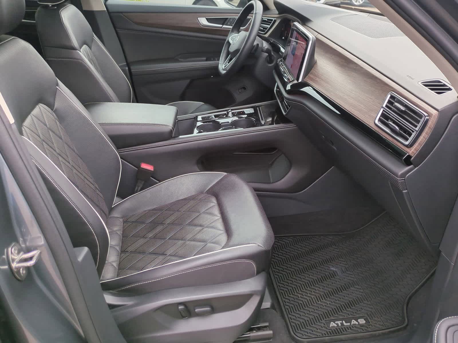 Thumbnail: 2024 Volkswagen Atlas - 23