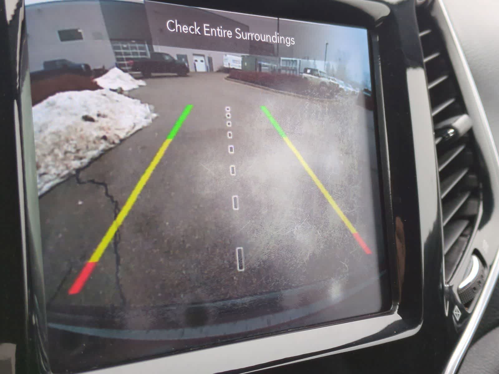 Thumbnail: 2020 Jeep Cherokee - 29