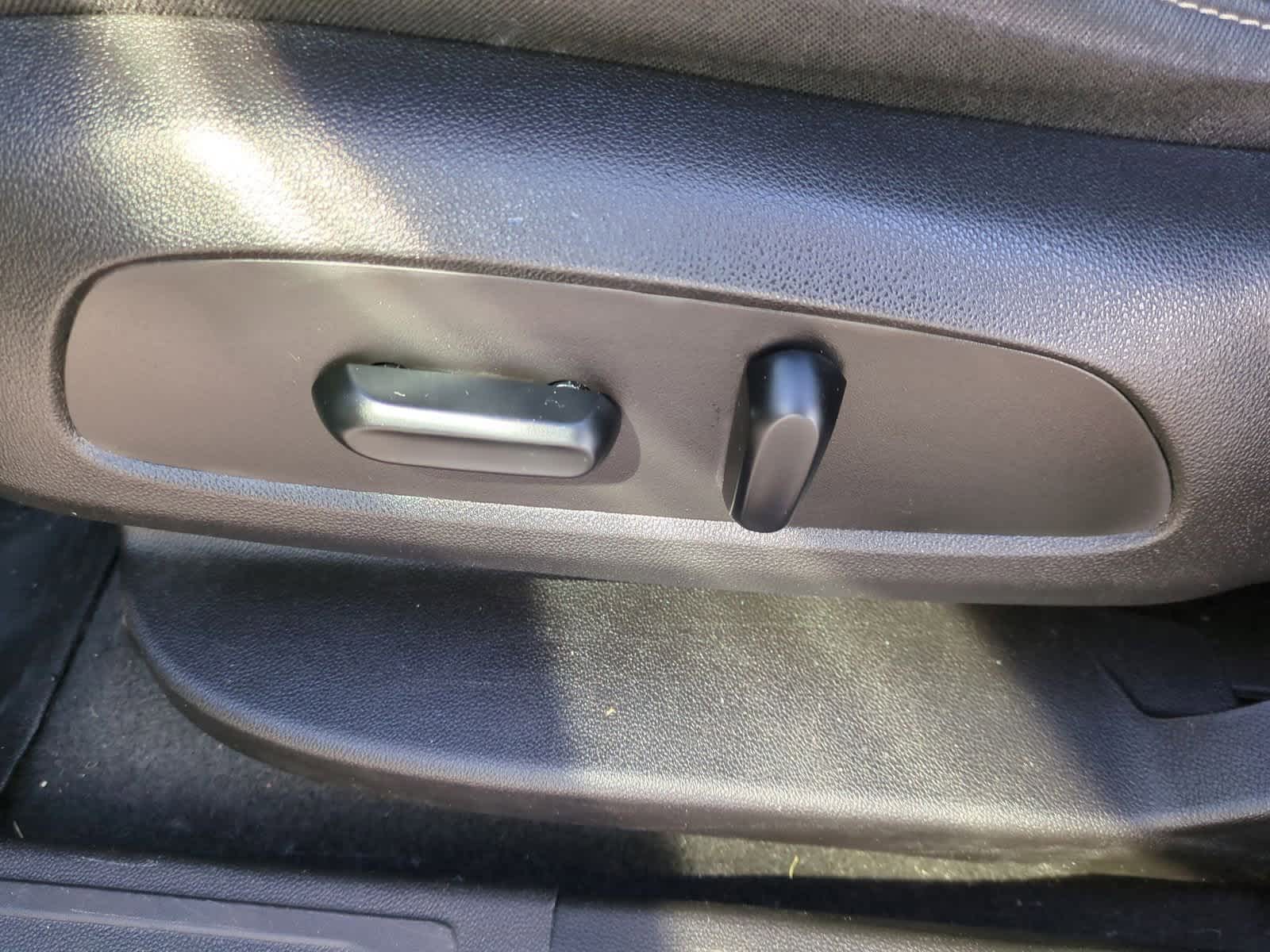 Thumbnail: 2019 GMC Acadia - 17