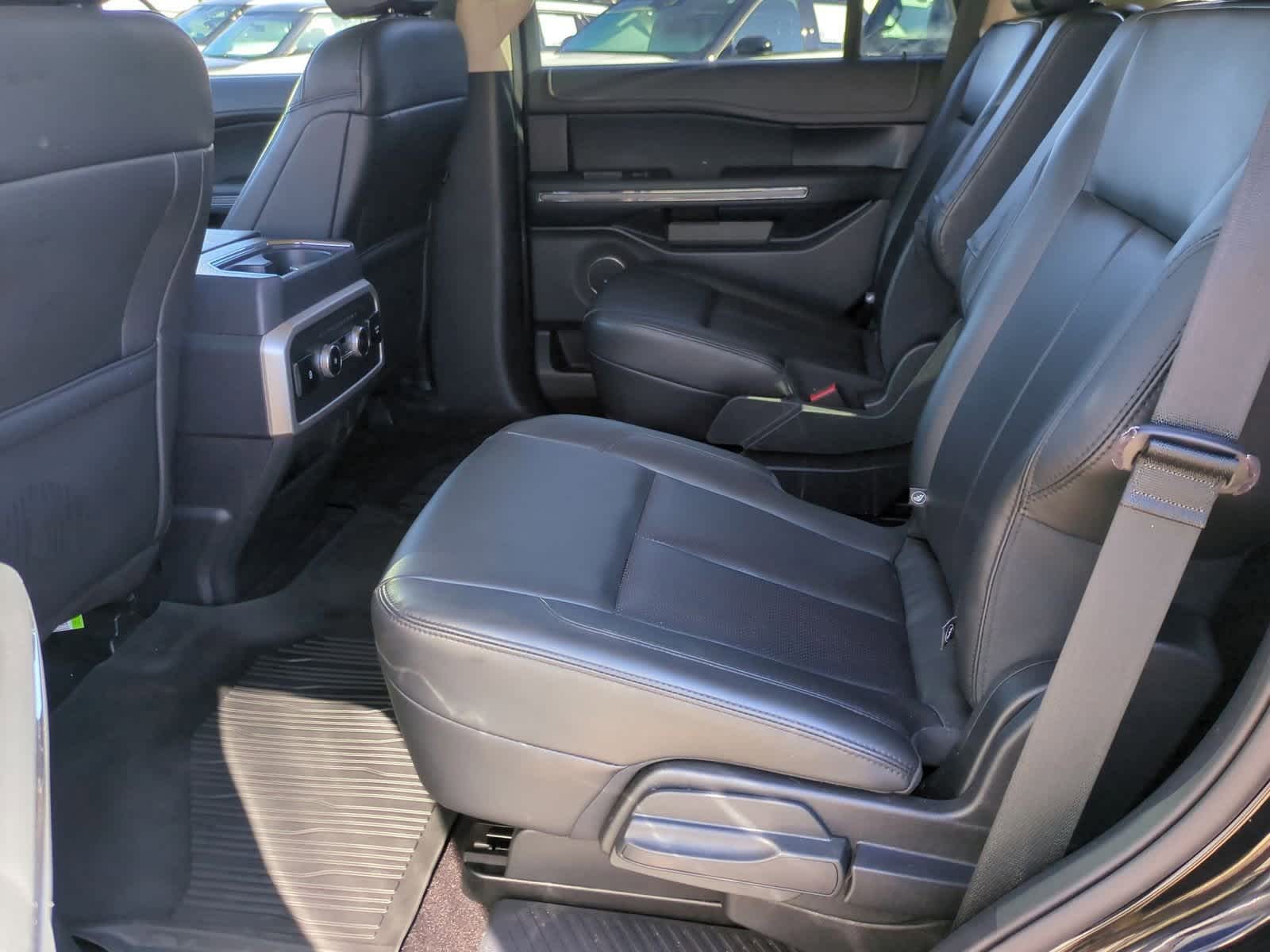 Thumbnail: 2022 Ford Expedition - 19