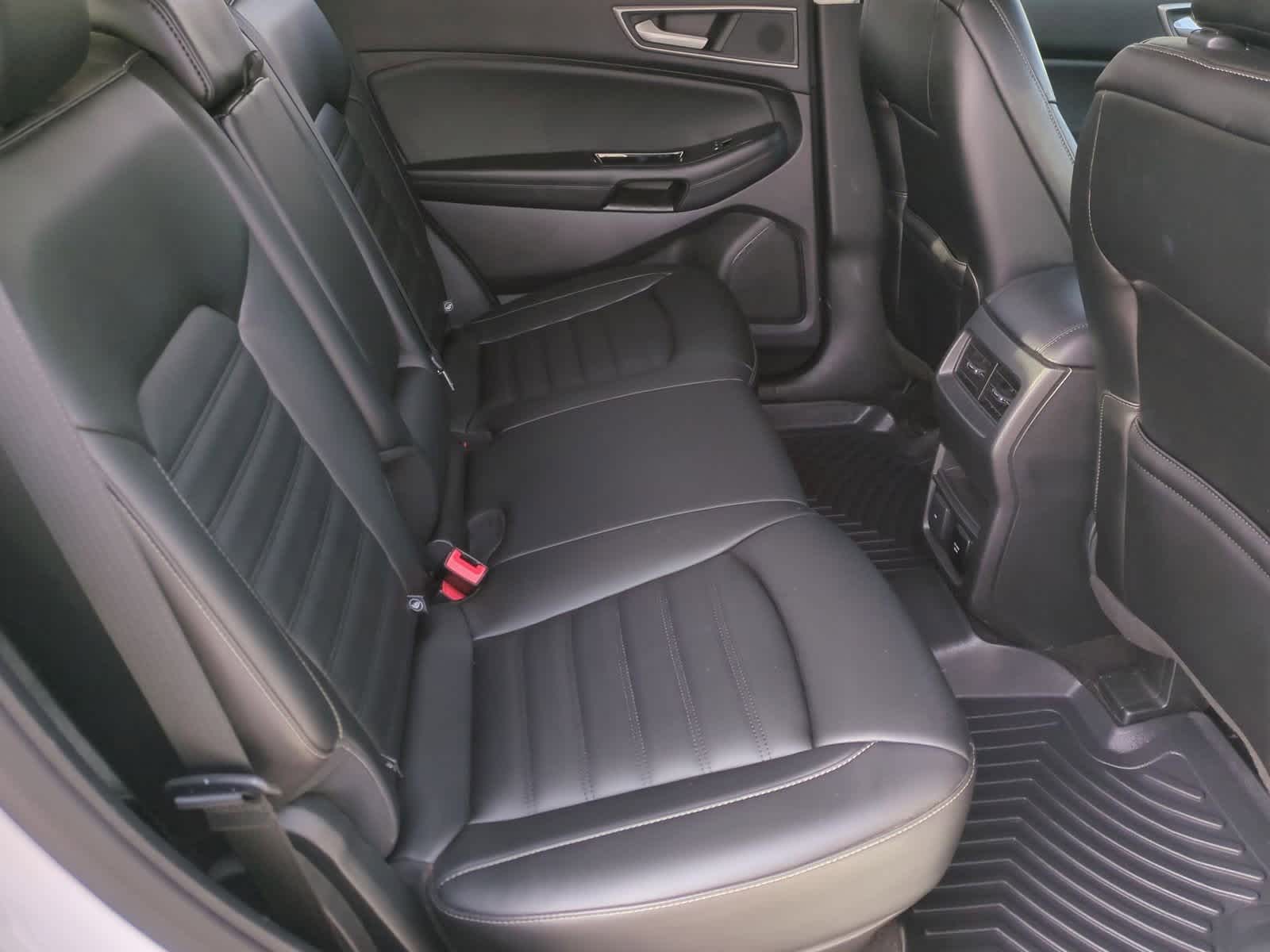 Thumbnail: 2020 Ford Edge - 18