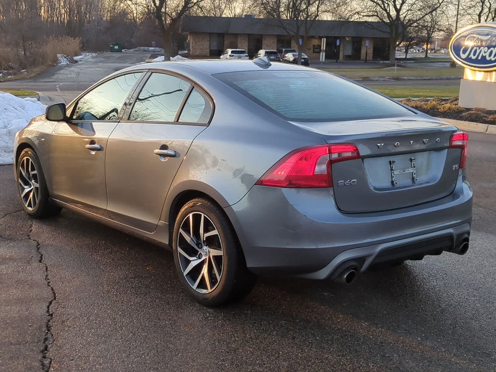 Thumbnail: 2017 Volvo S60 - 6