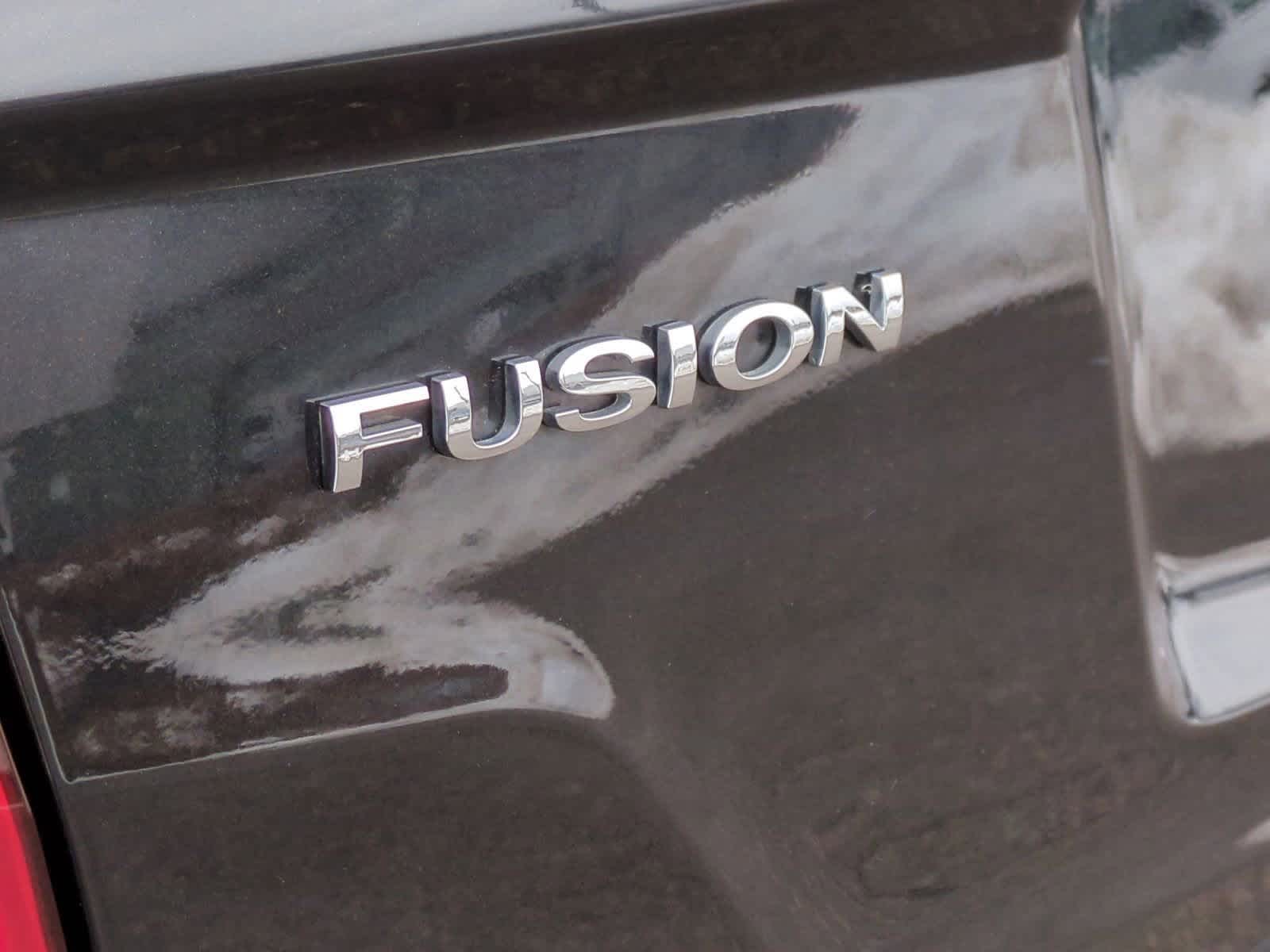 Thumbnail: 2010 Ford Fusion - 13