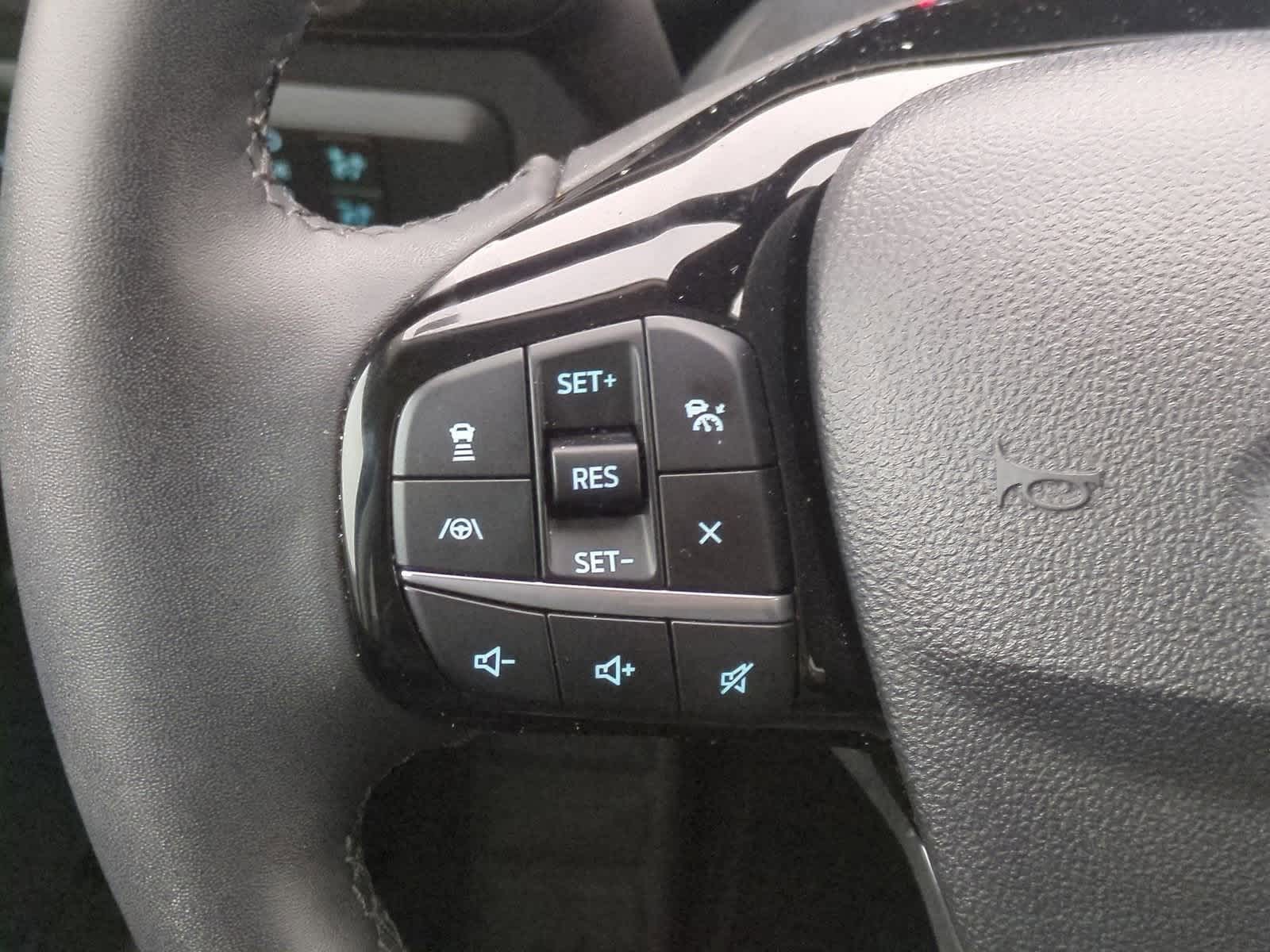 Thumbnail: 2022 Ford Escape - 25