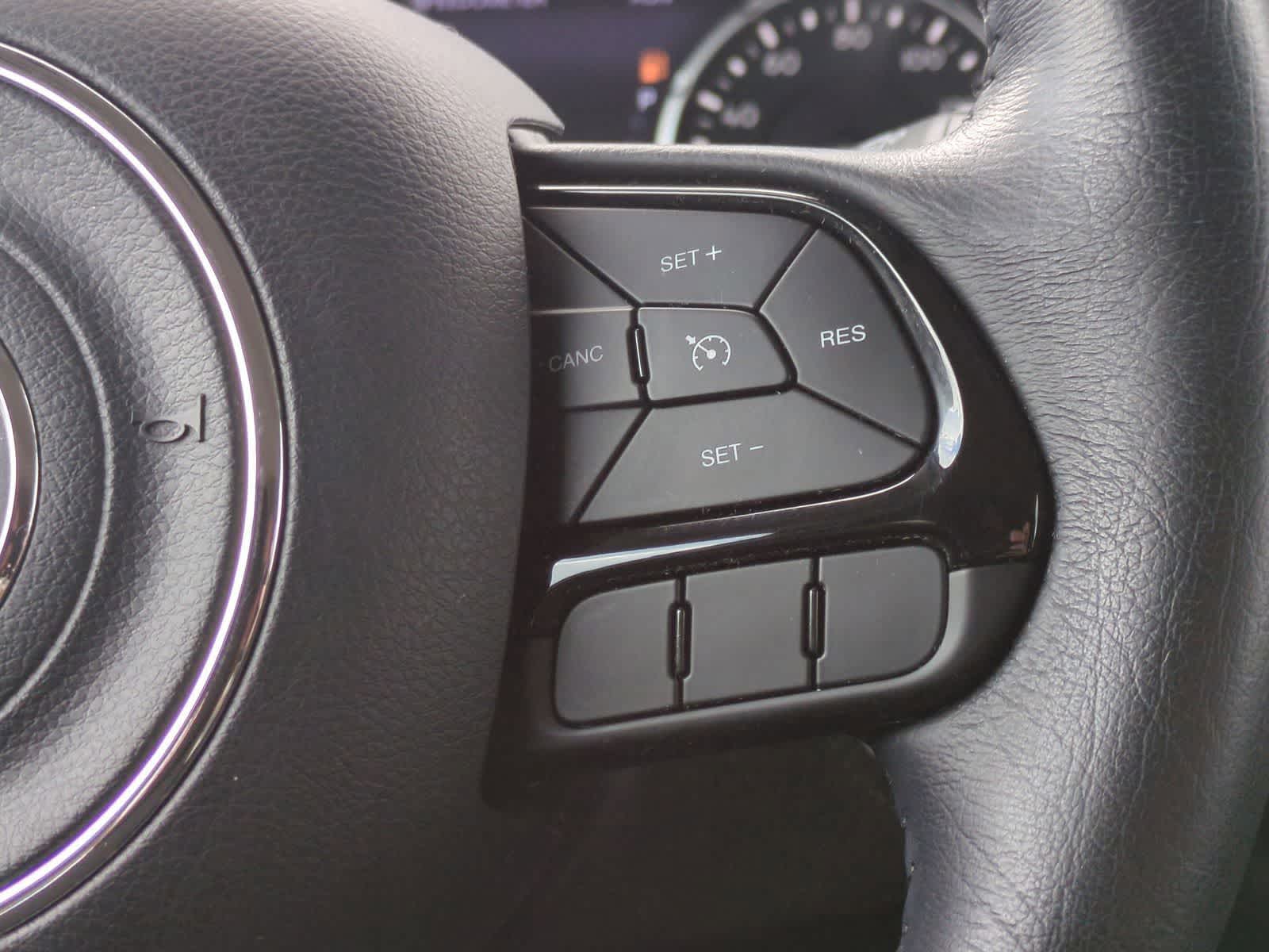 Thumbnail: 2020 Jeep Renegade - 25