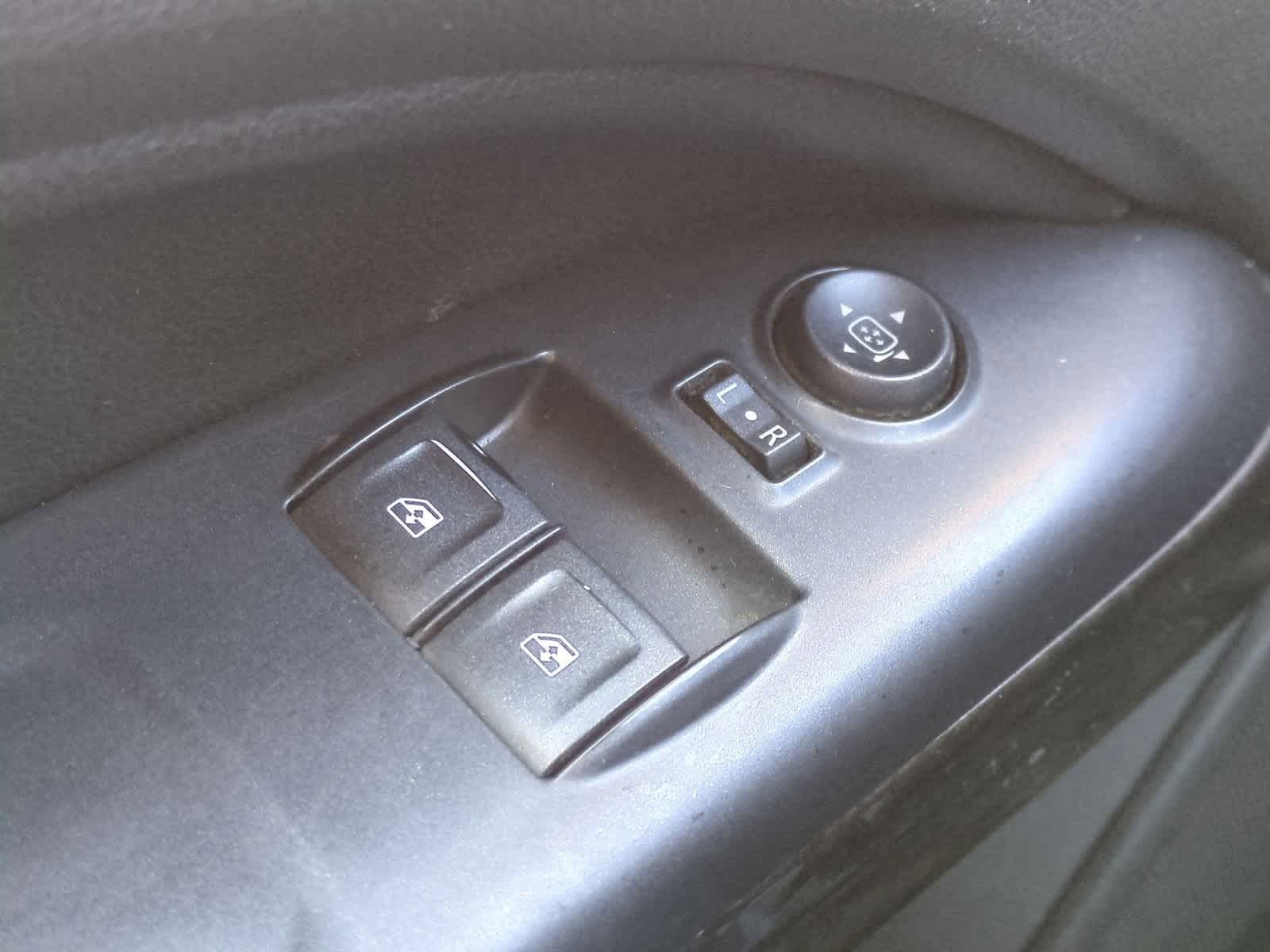 Thumbnail: 2015 GMC Canyon - 28