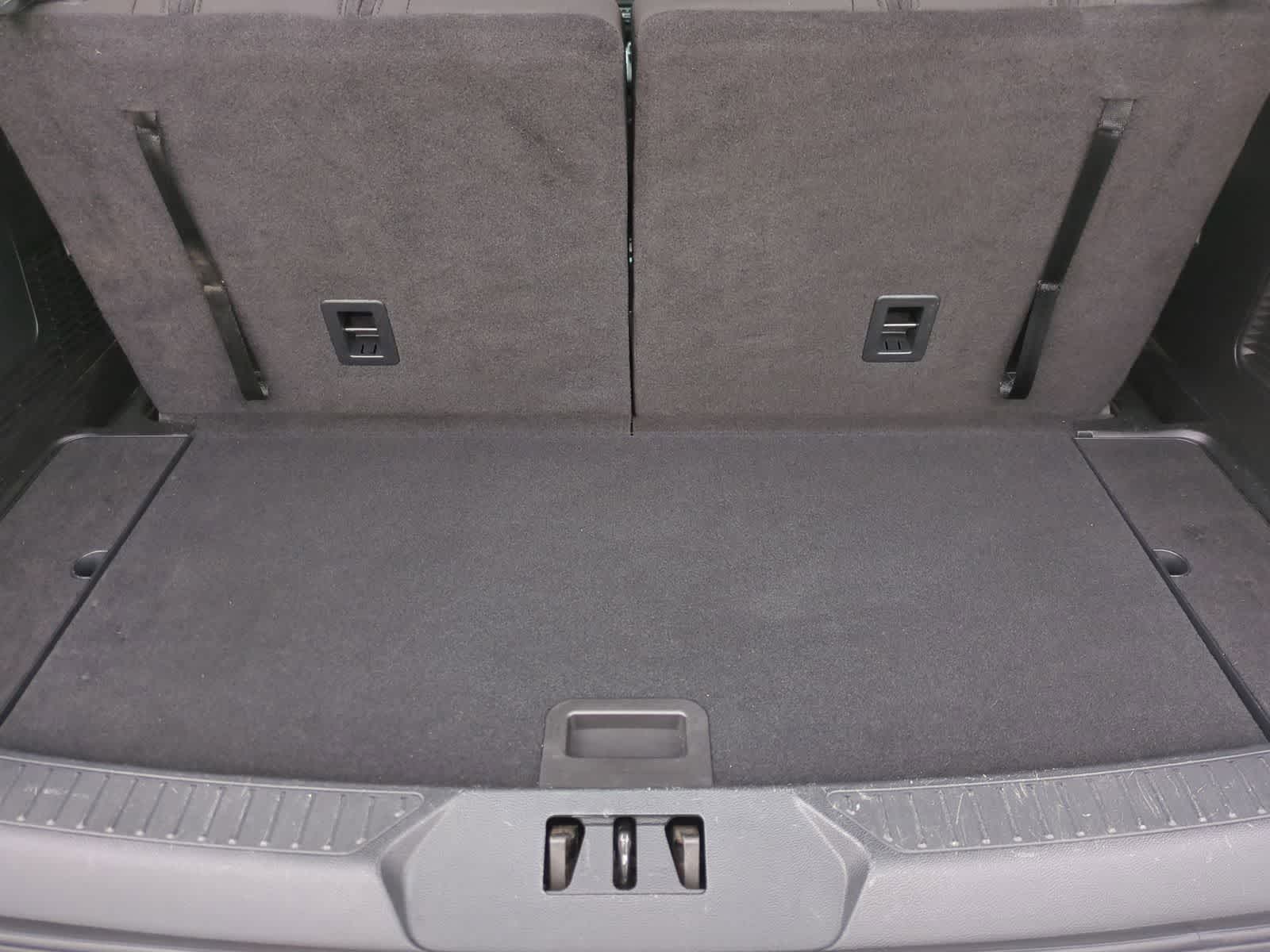 Thumbnail: 2020 Ford Explorer - 26