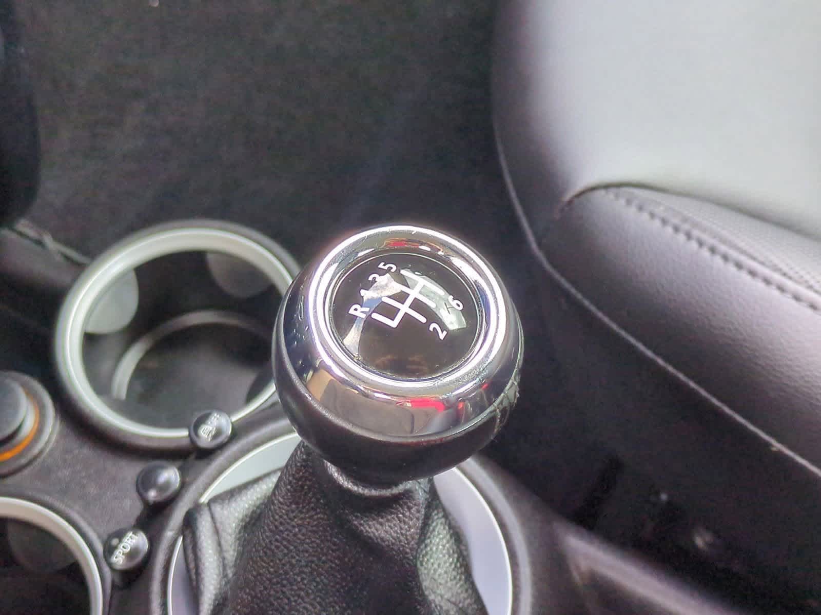 Thumbnail: 2013 MINI Cooper Hardtop - 28
