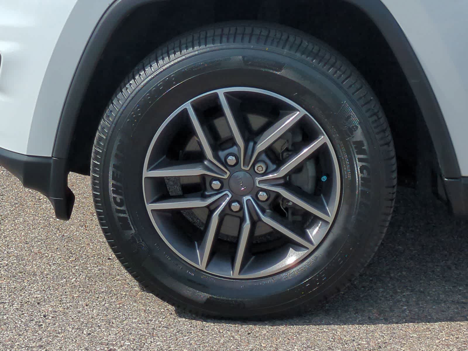 Thumbnail: 2019 Jeep Grand Cherokee - 14