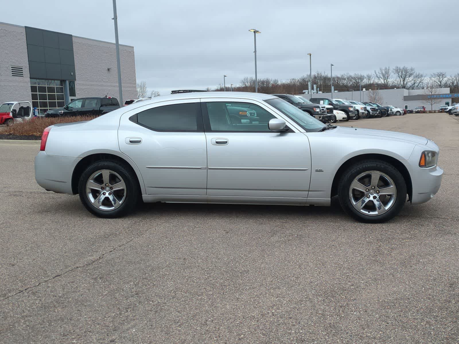 Thumbnail: 2010 Dodge Charger - 9