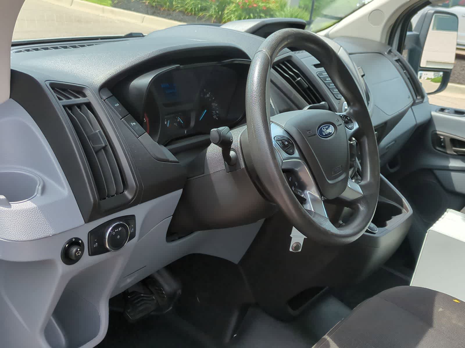 Thumbnail: 2018 Ford Transit Series - 10