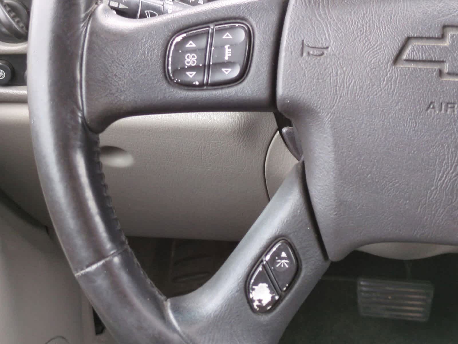 Thumbnail: 2002 Chevrolet TrailBlazer - 25