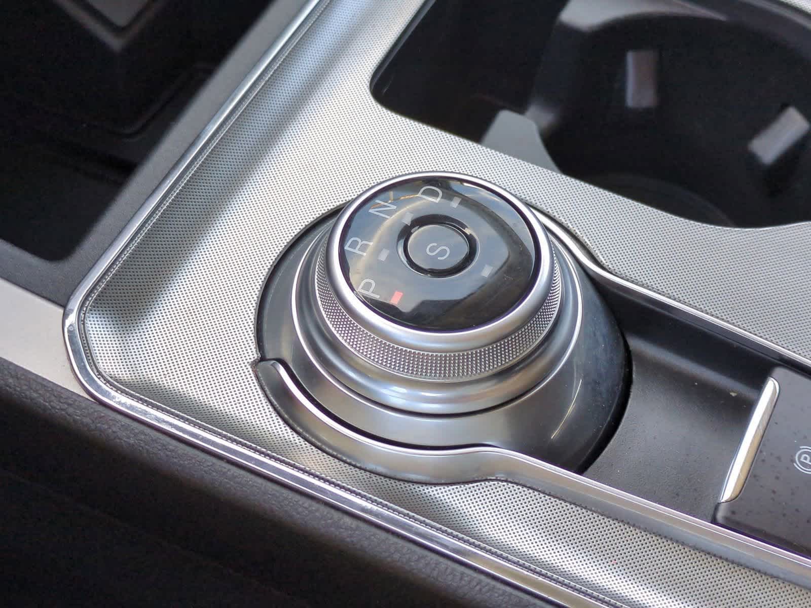 Thumbnail: 2022 Ford Edge - 30