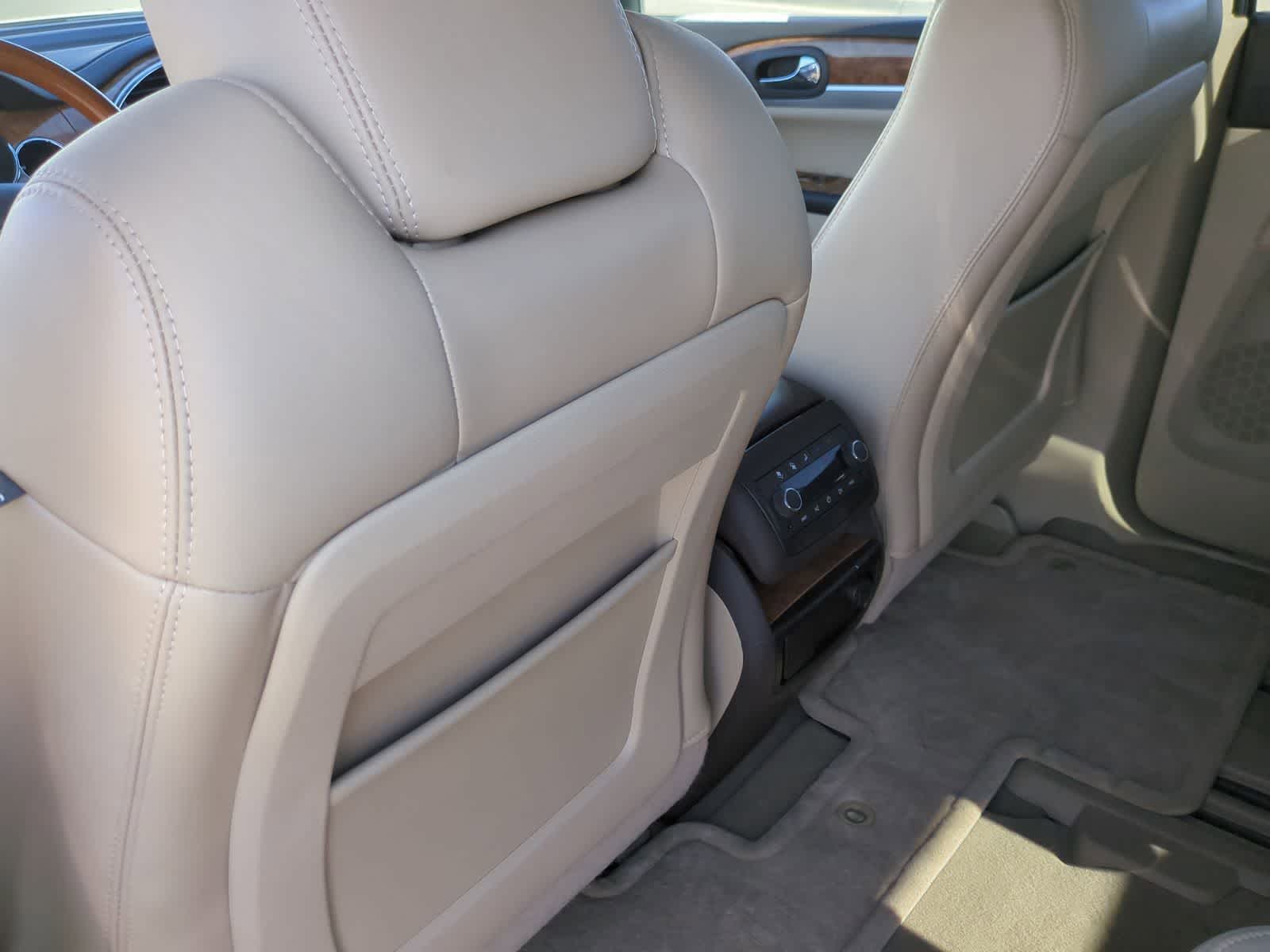 Thumbnail: 2010 Buick Enclave - 18