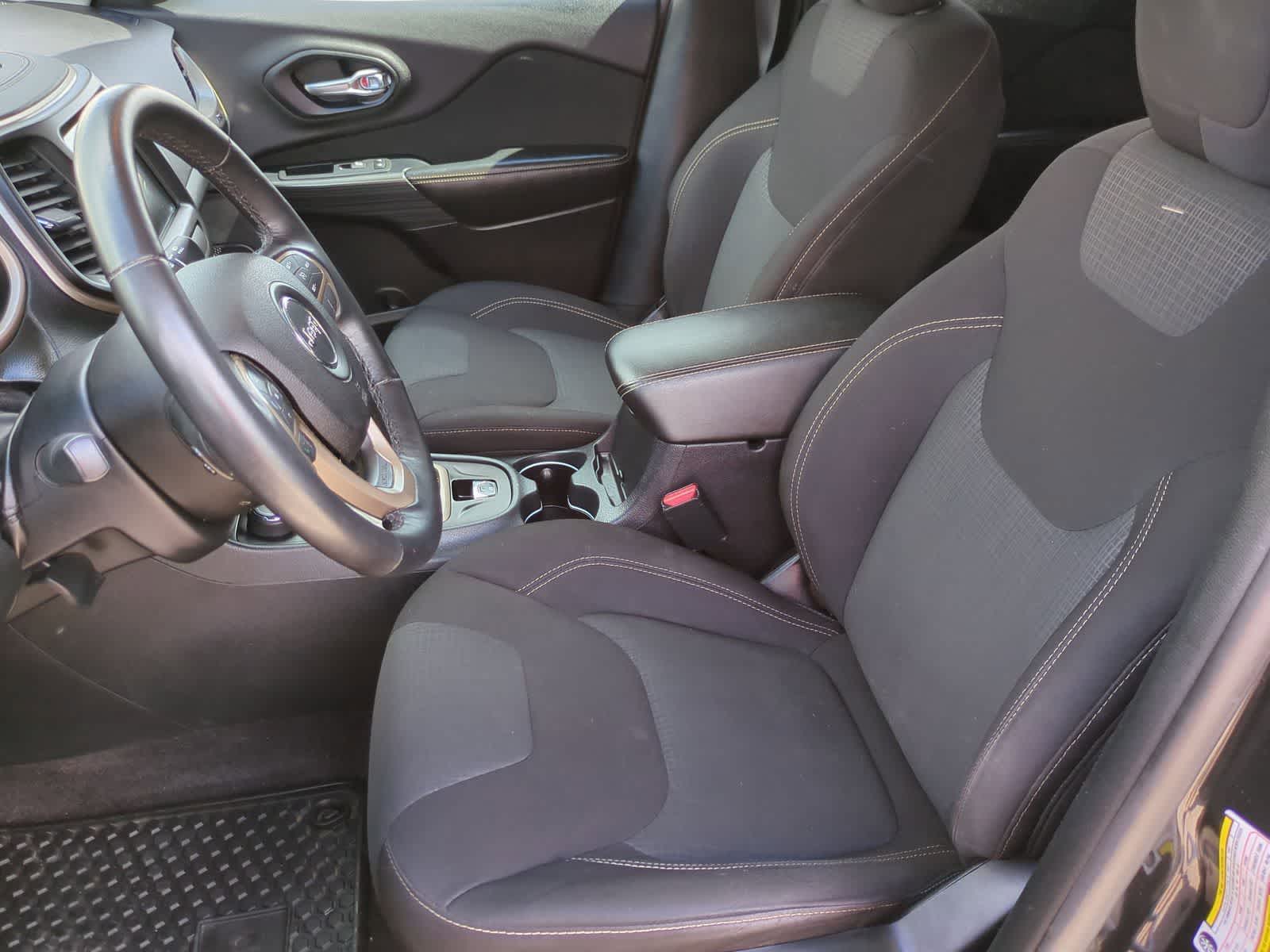 Thumbnail: 2016 Jeep Cherokee - 16