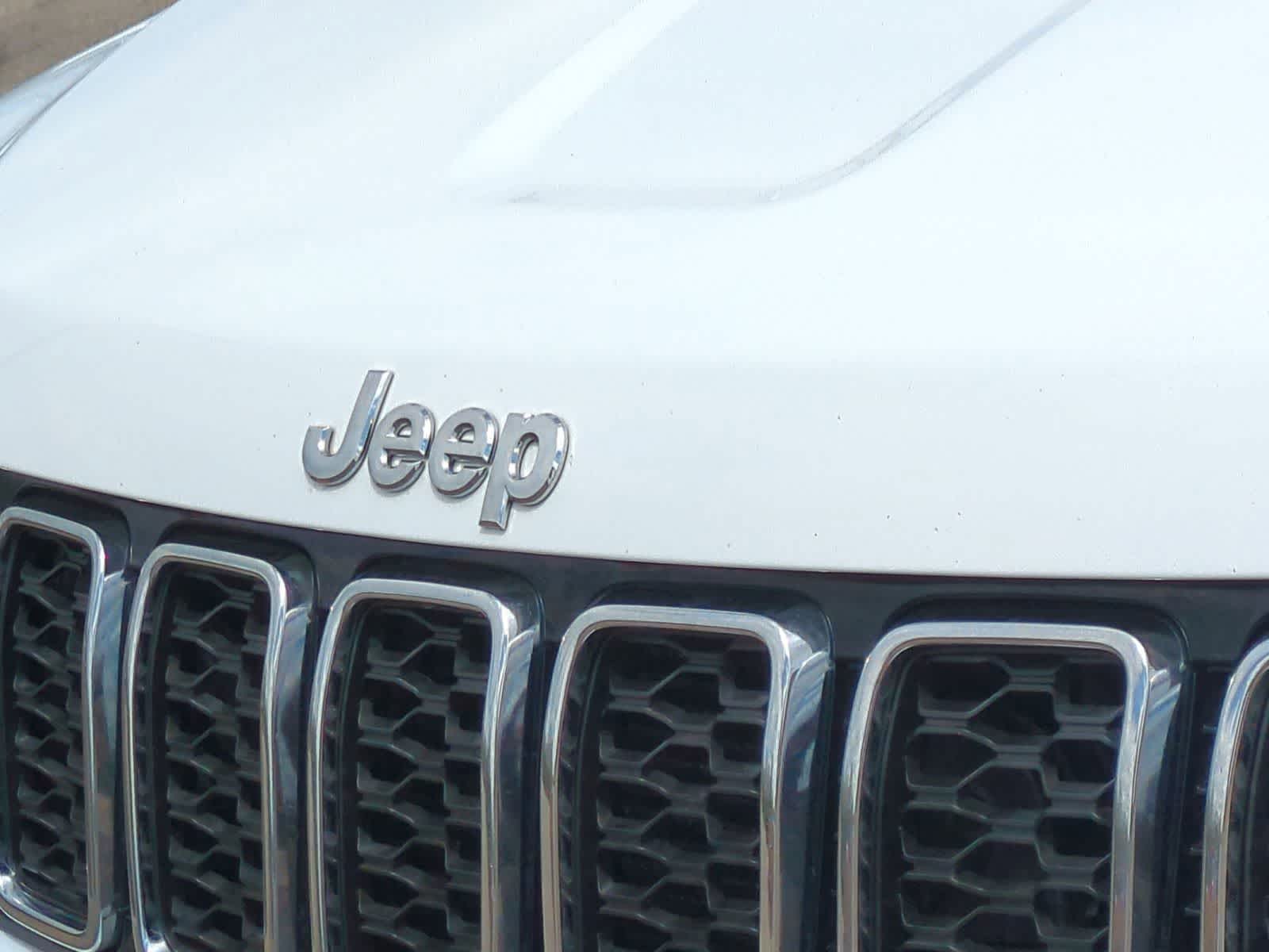 Thumbnail: 2018 Jeep Grand Cherokee - 12