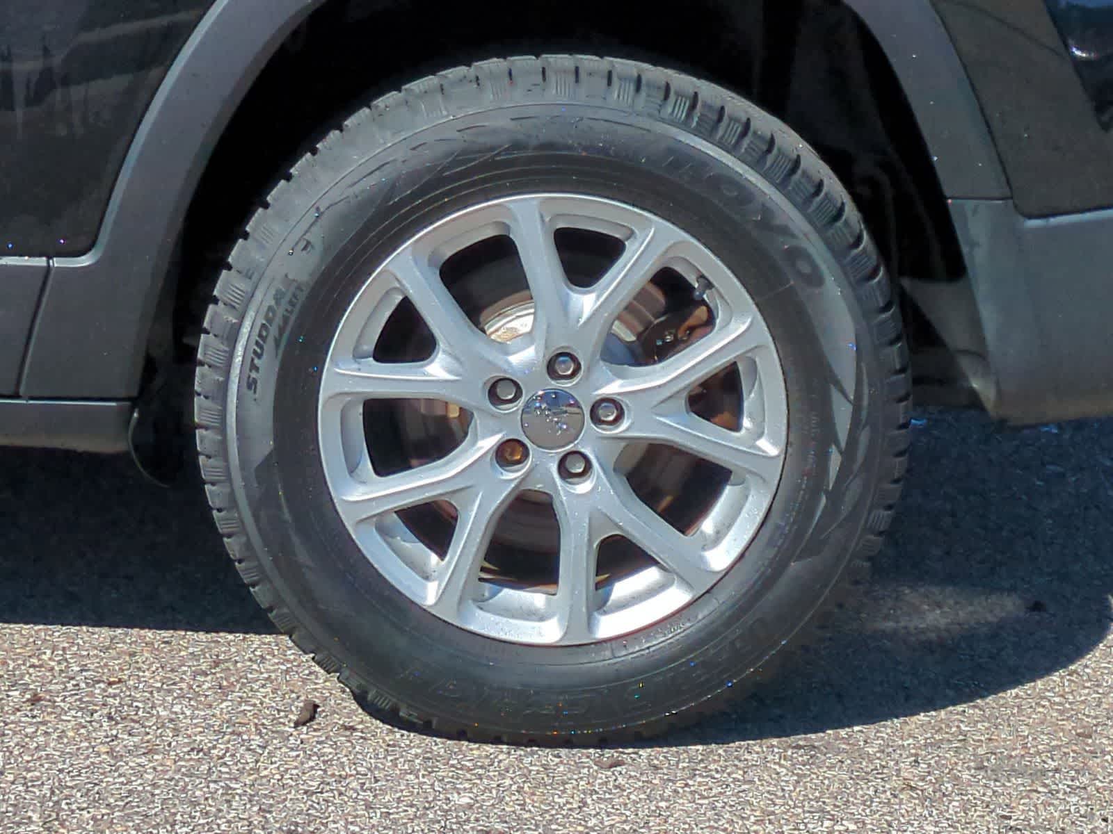 Thumbnail: 2016 Jeep Cherokee - 14
