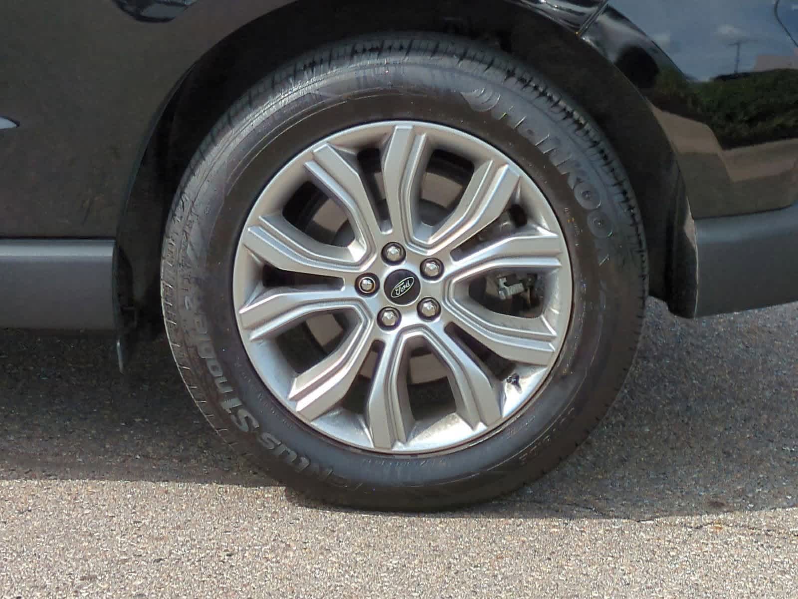 Thumbnail: 2023 Ford Edge - 14