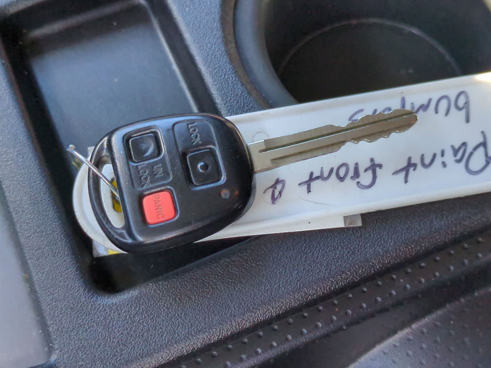 Thumbnail: 2010 Toyota FJ Cruiser - 35