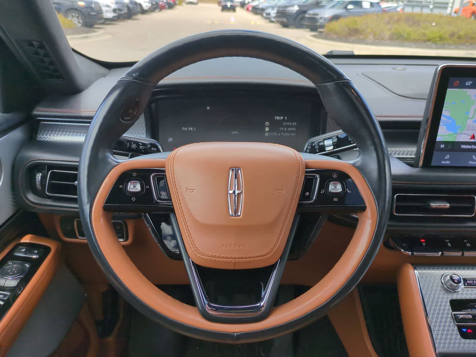 Thumbnail: 2021 Lincoln Aviator - 24