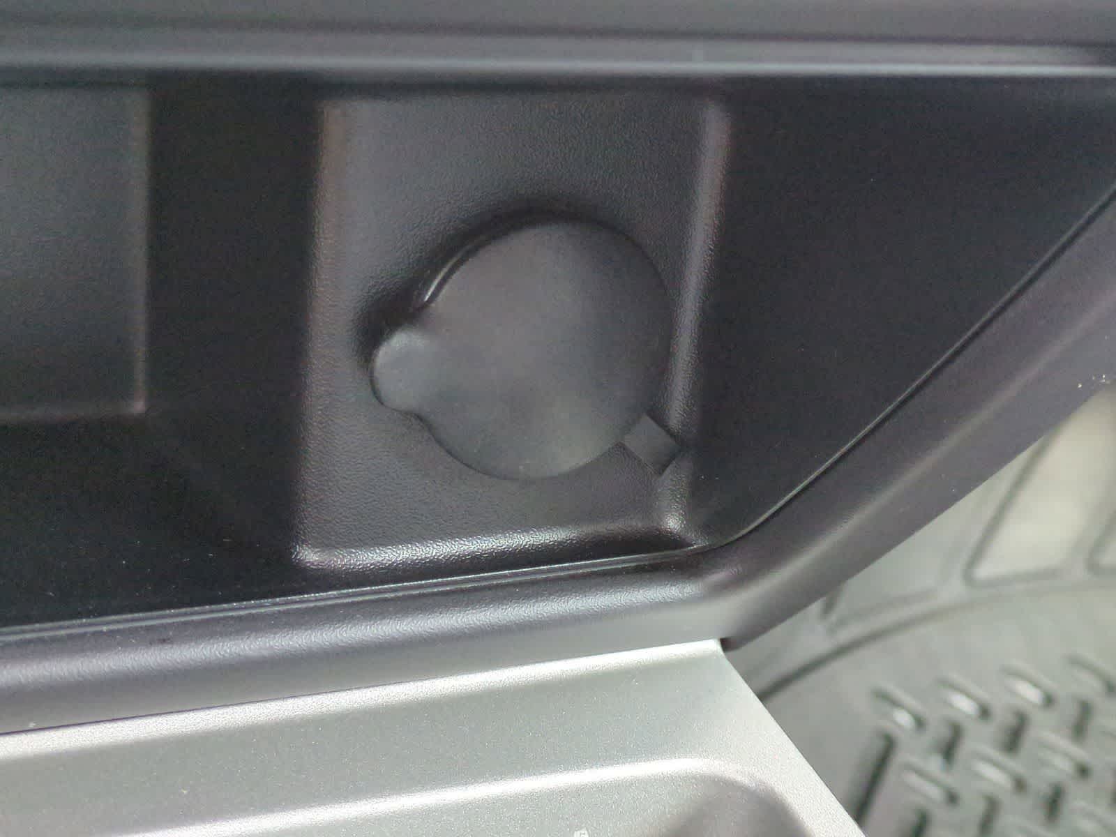 Thumbnail: 2010 Ford Edge - 30