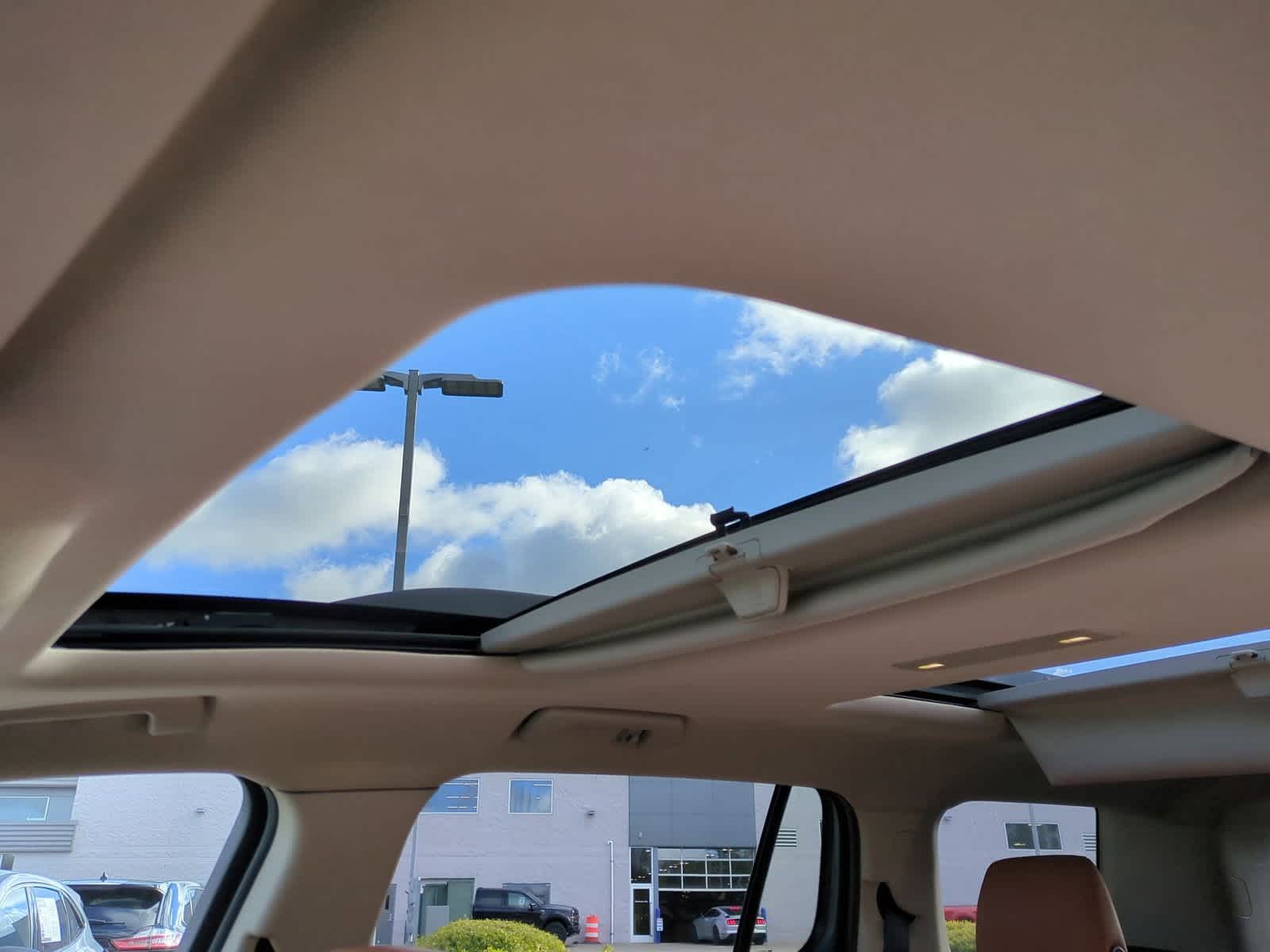 Thumbnail: 2017 GMC Acadia - 19