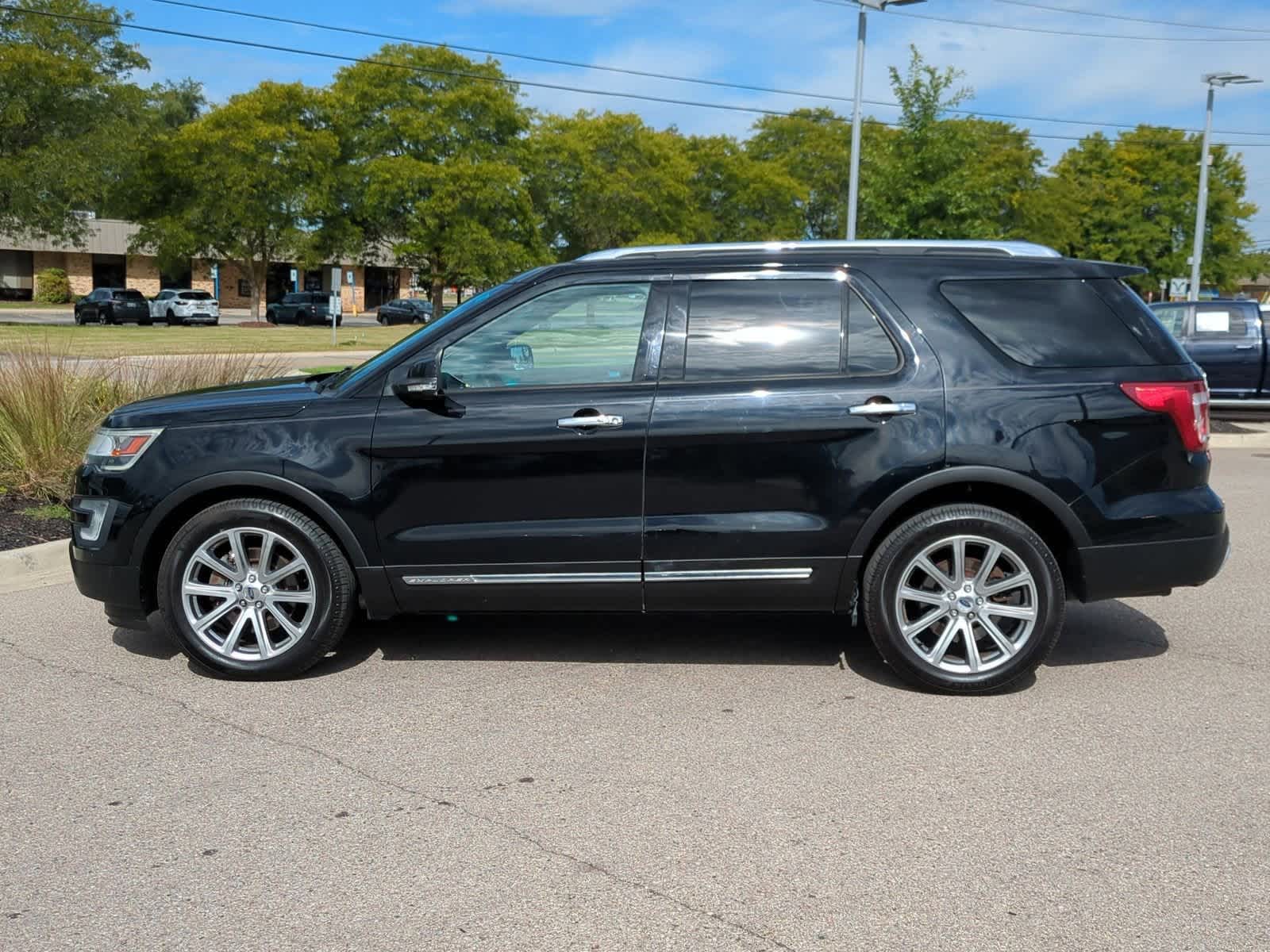 Thumbnail: 2017 Ford Explorer - 5