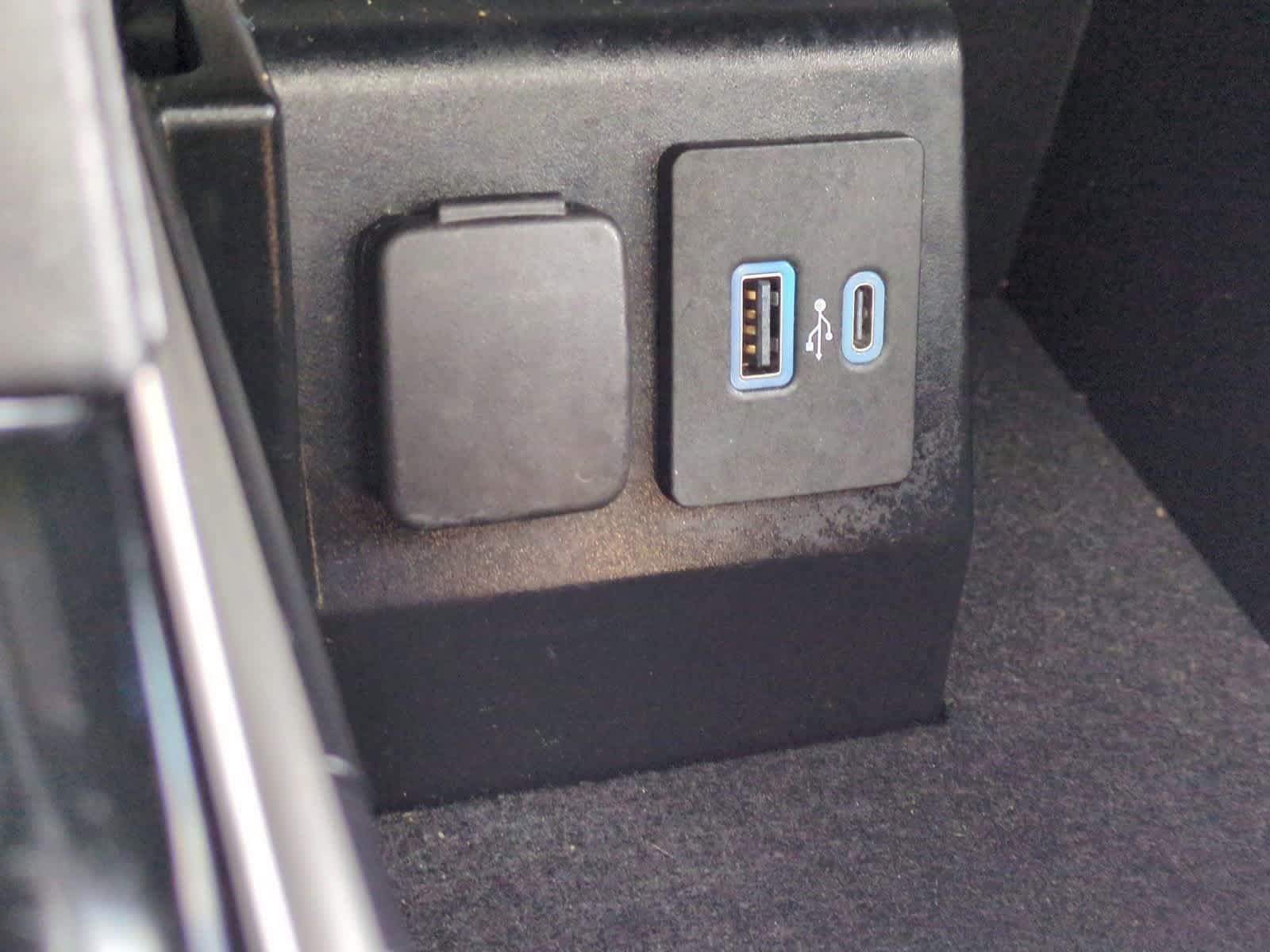 Thumbnail: 2022 Ford Explorer - 35