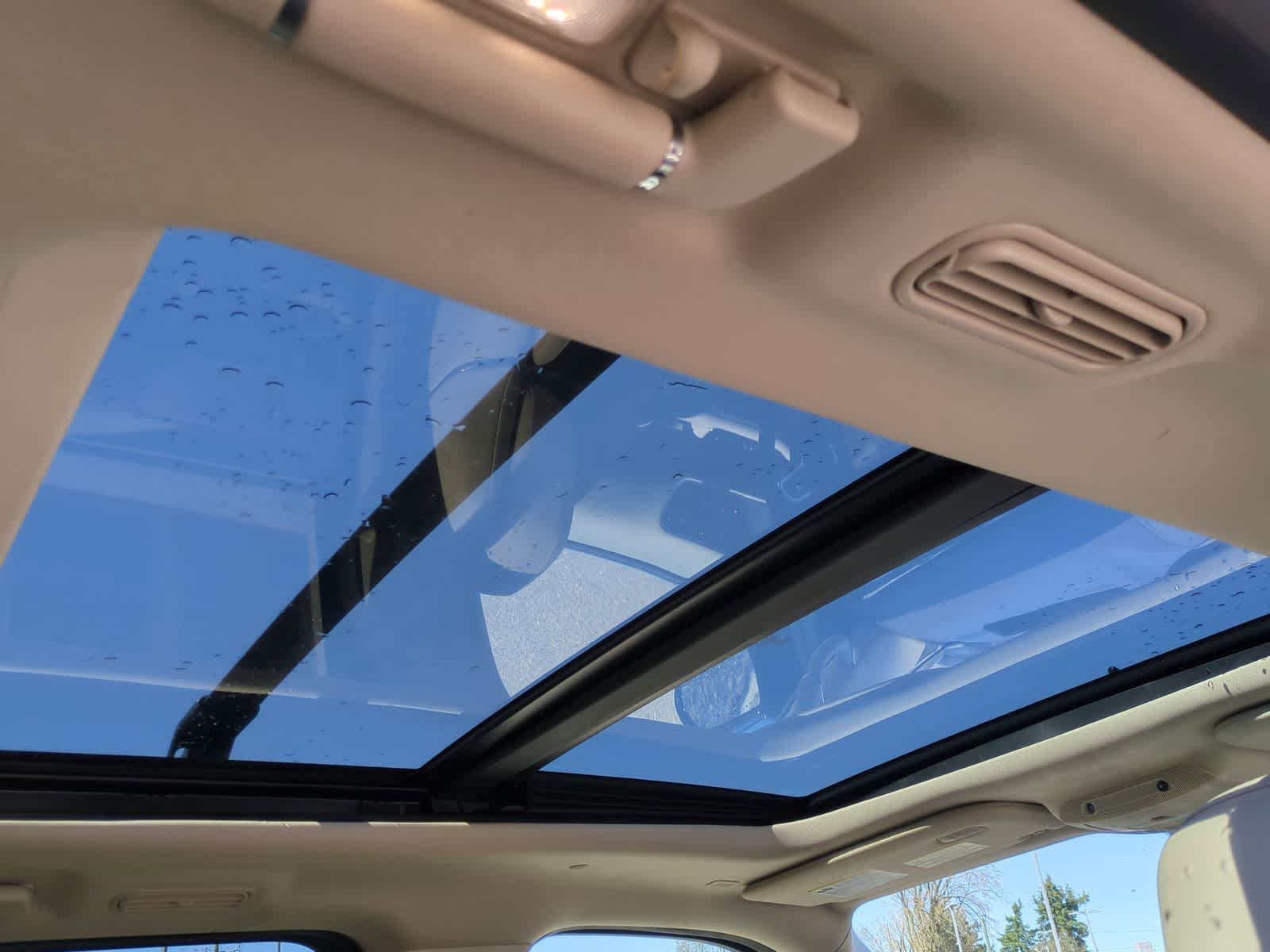 Thumbnail: 2021 Lincoln Navigator - 22