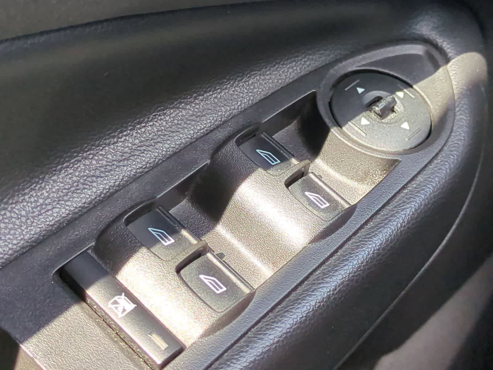 Thumbnail: 2014 Ford Escape - 29