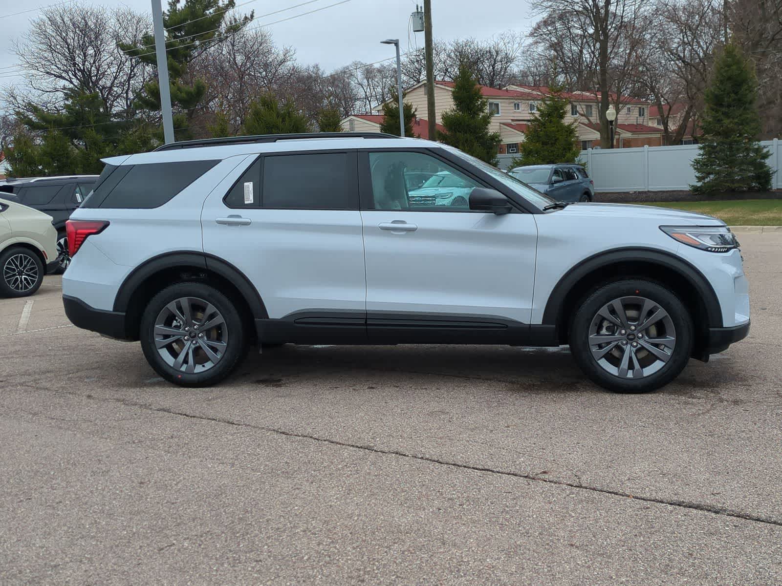 Thumbnail: 2026 Ford Explorer - 9
