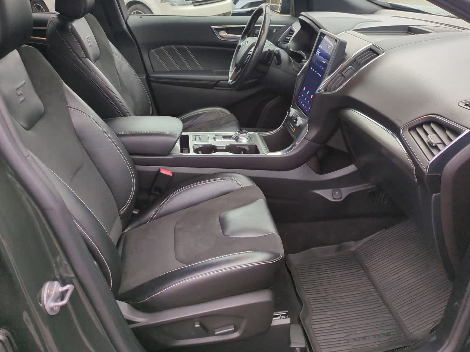 Thumbnail: 2023 Ford Edge - 21