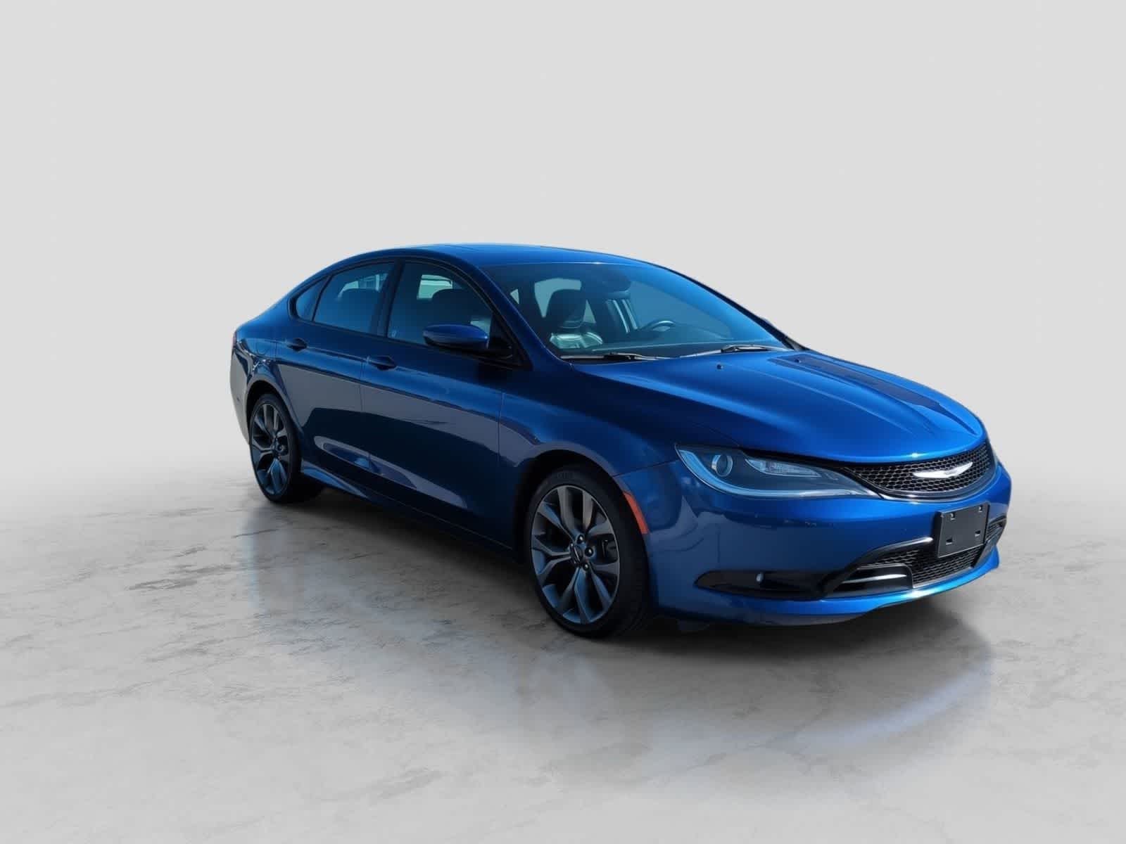 Thumbnail: 2016 Chrysler 200 - 2