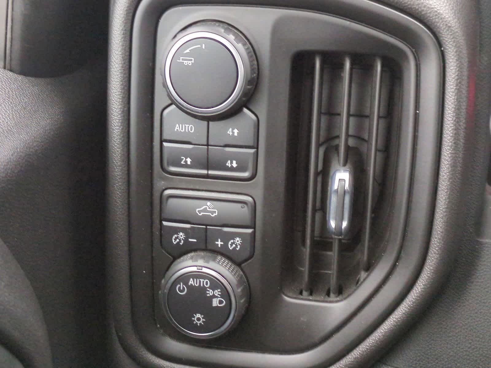 Thumbnail: 2022 Chevrolet Silverado 1500 - 26