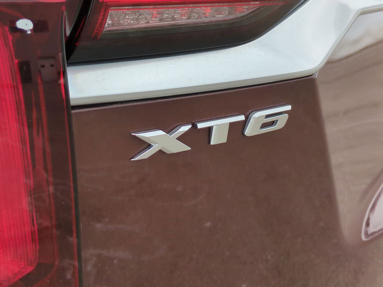 Thumbnail: 2022 Cadillac XT6 - 13