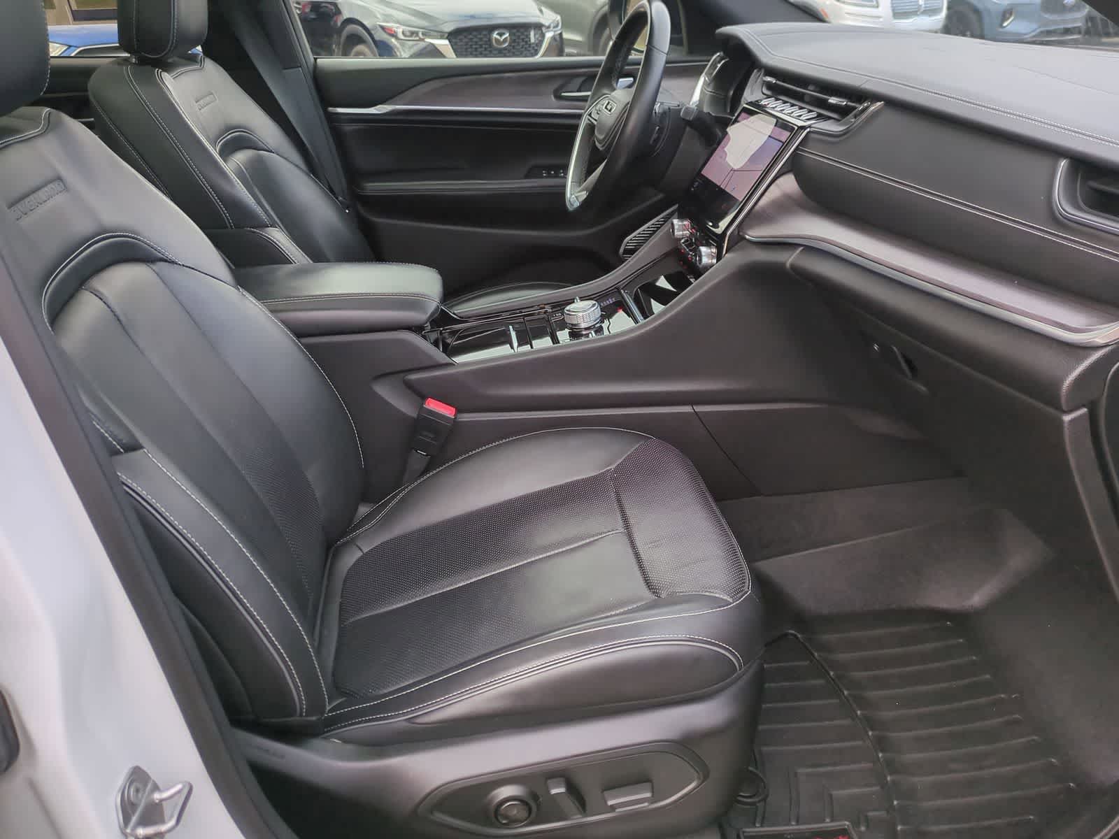 Thumbnail: 2022 Jeep Grand Cherokee - 23