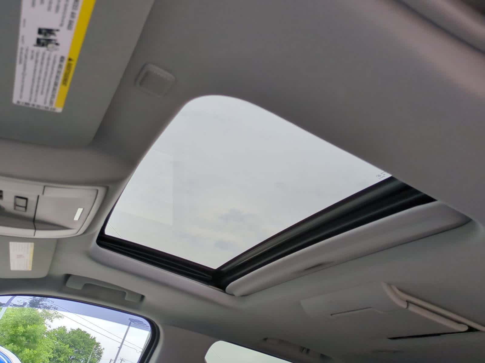 Thumbnail: 2015 Chevrolet Tahoe - 19