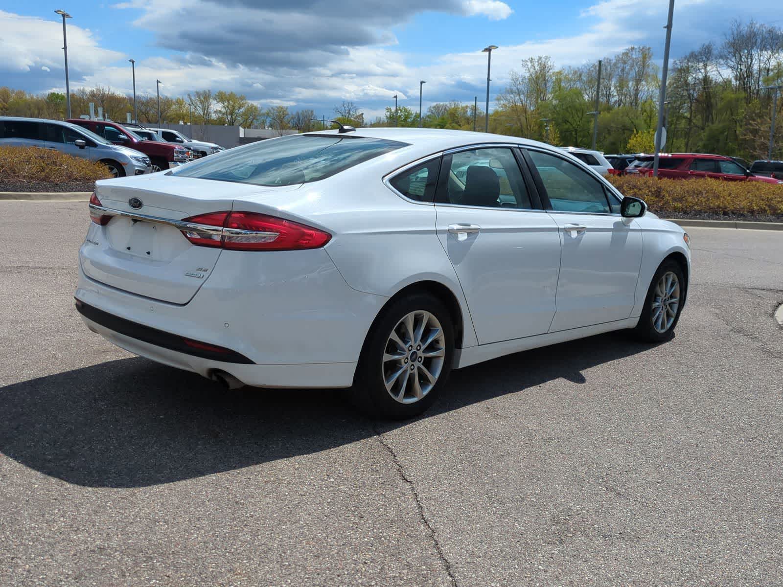 Thumbnail: 2017 Ford Fusion - 8