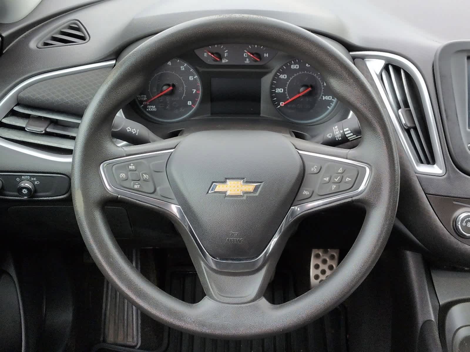 Thumbnail: 2017 Chevrolet Malibu - 23