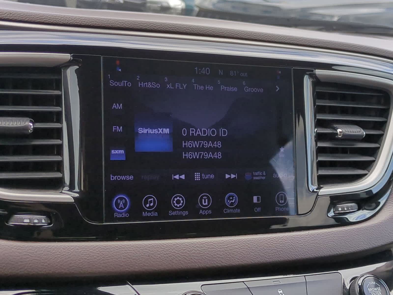 2017 Chrysler Pacifica Touring 27