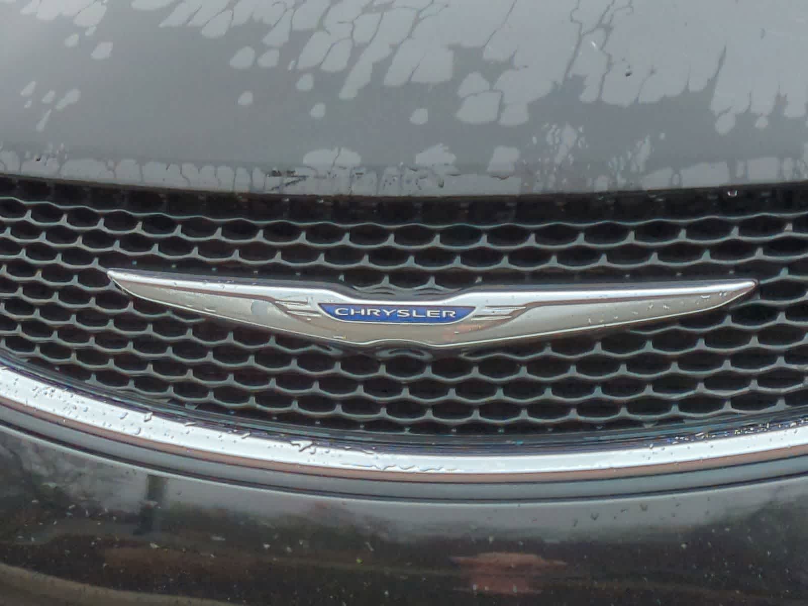 Thumbnail: 2018 Chrysler Pacifica - 8