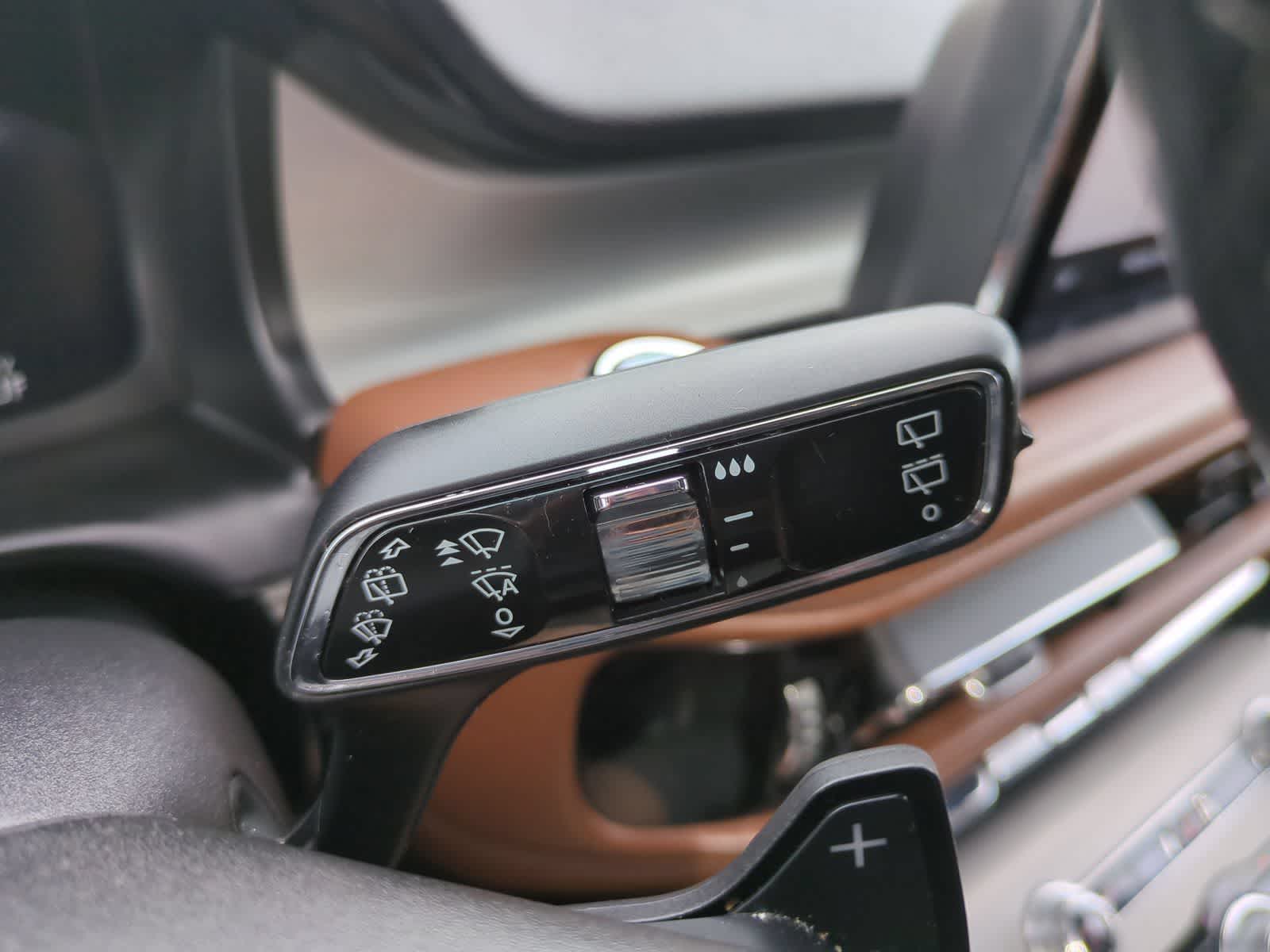 Thumbnail: 2022 Lincoln Aviator - 27