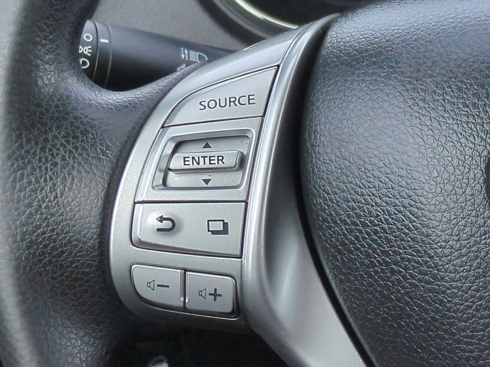 Thumbnail: 2015 Nissan Rogue - 23