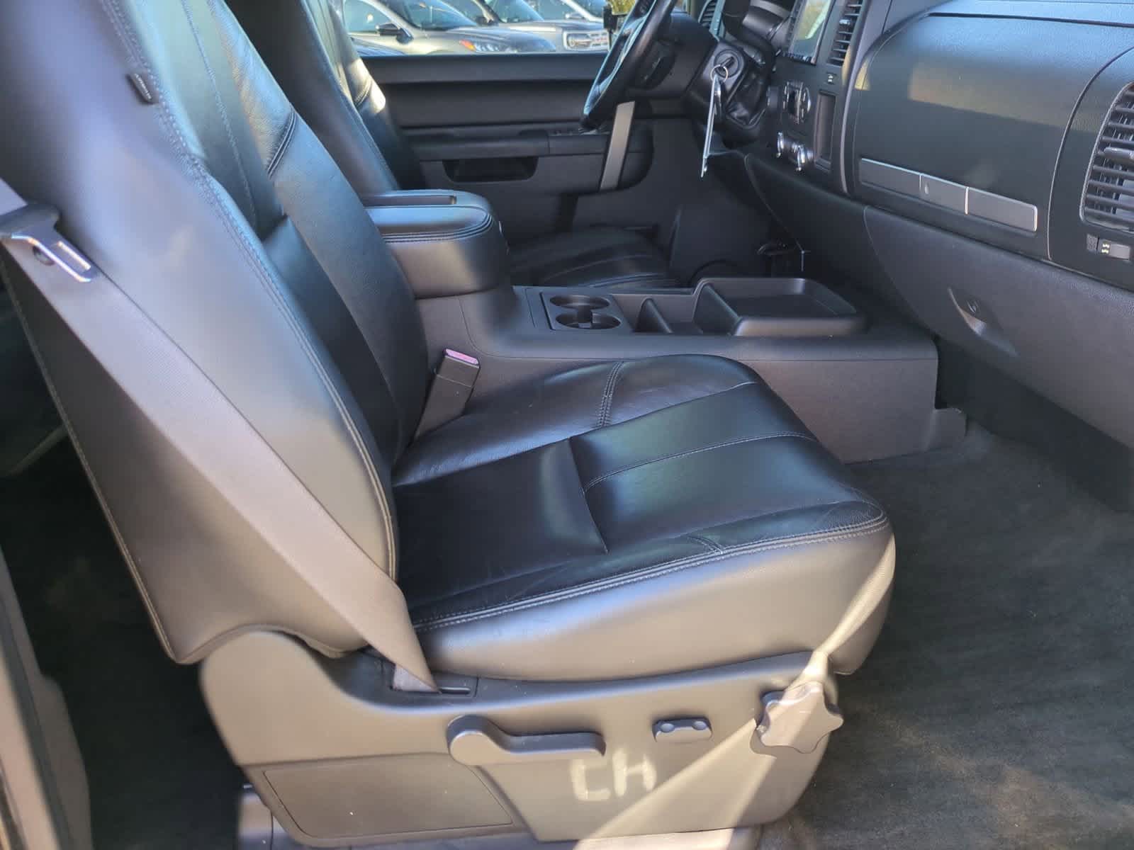 Thumbnail: 2011 Chevrolet Silverado 1500 - 21